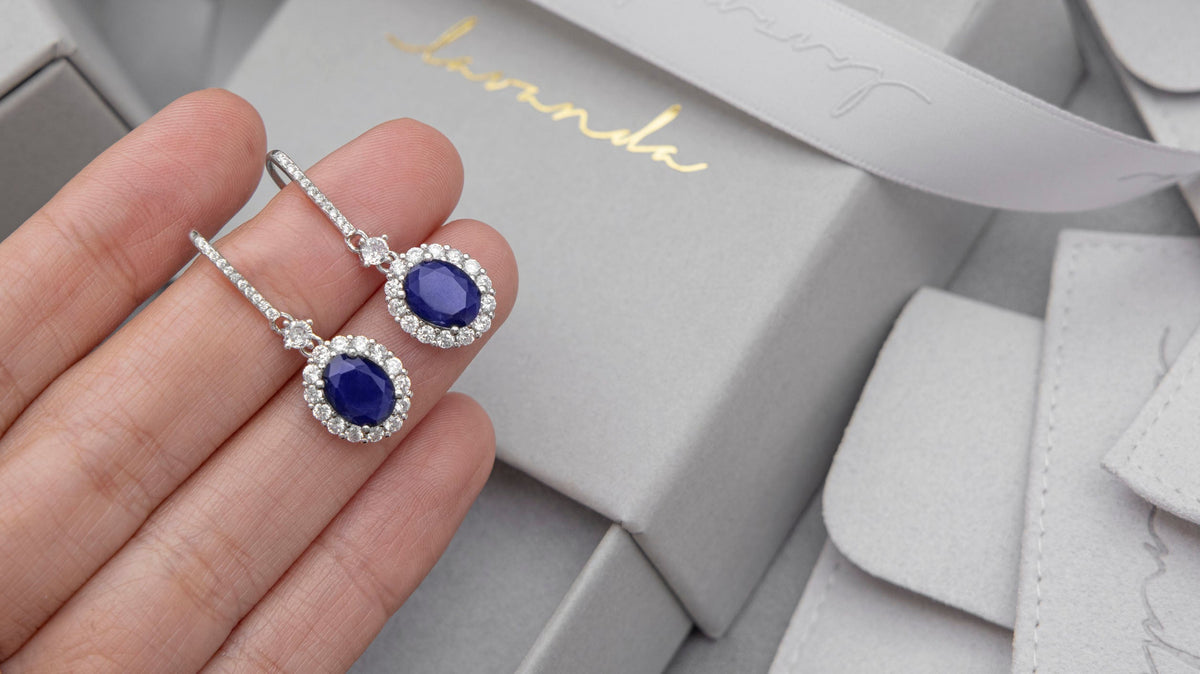 Zafiro: la piedra de septiembre y su significado en la joyería