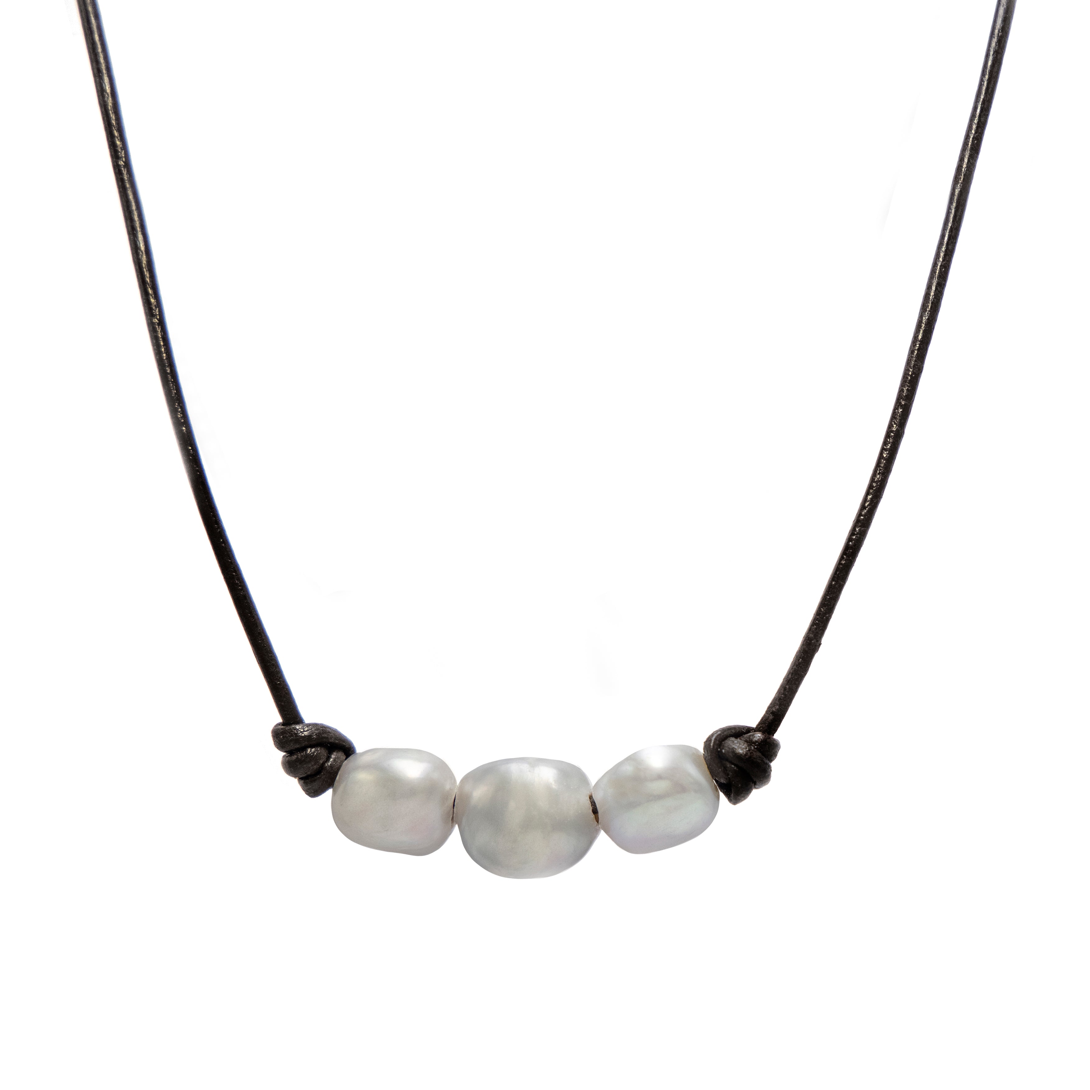 Collar de piel corto con tres perlas en blanco, piel - Lavanda